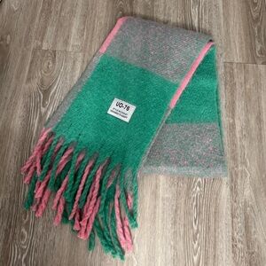 UO Check Scarf